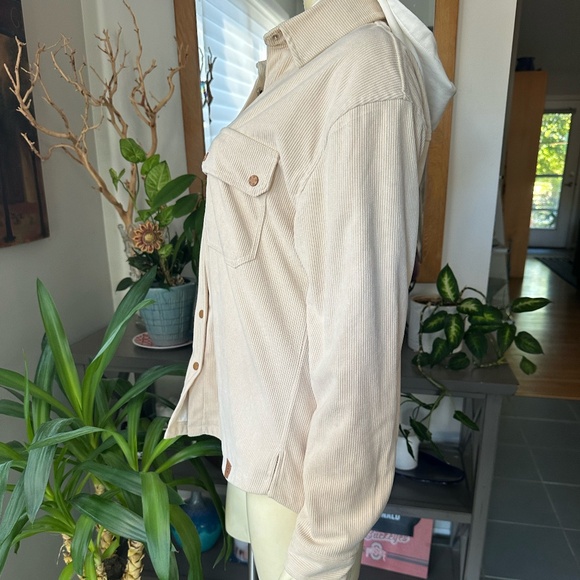 Soft Corduroy Shirt Jacket with Hood by LB Collection ~ Small - Picture 2 of 7